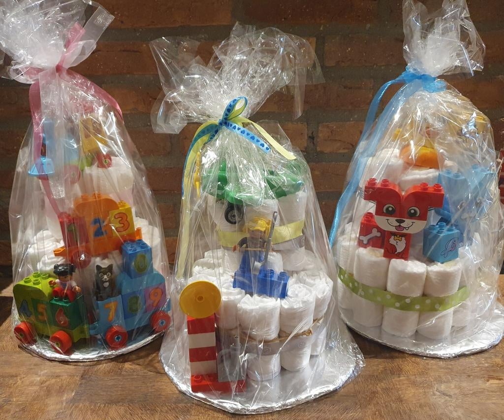 Luiertaart met lego duplo setje, Kinderen en Baby's, Kraamcadeaus en Geboorteborden, Ophalen, Kraamcadeau