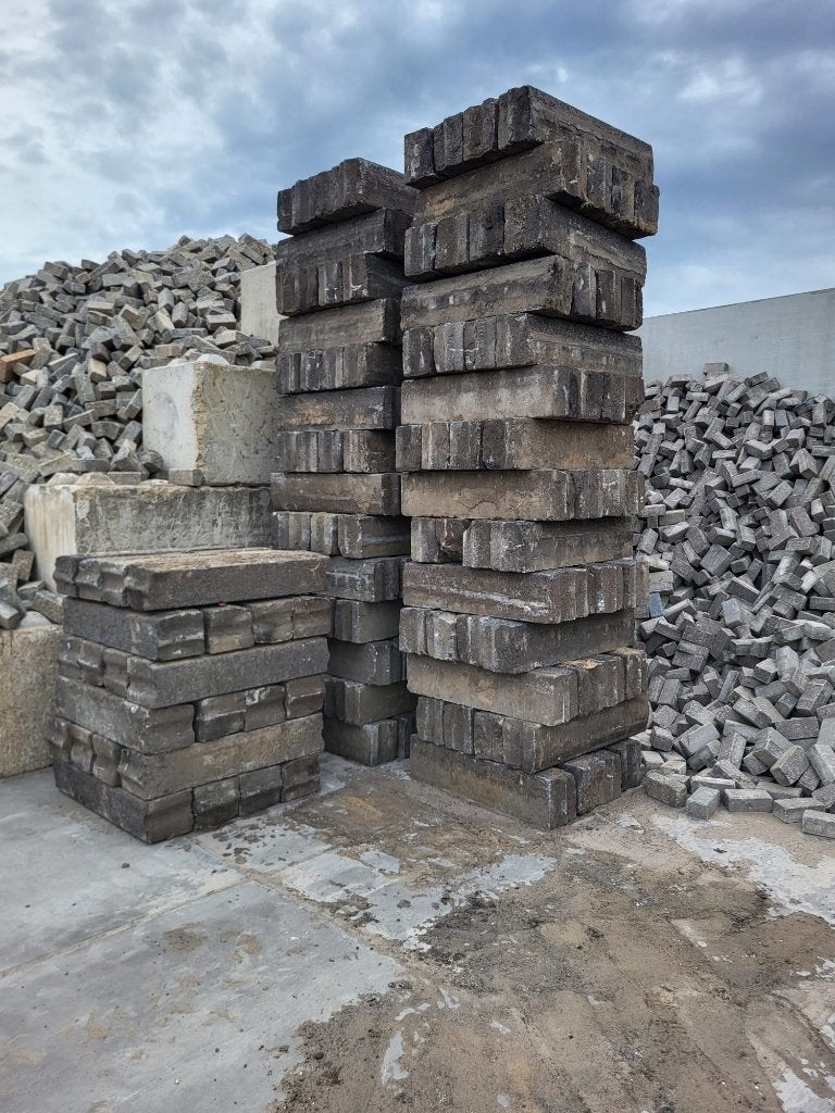136 stuks opsluitbanden/trottoirbanden 18/20x25x100cm zwart, Ophalen, Gebruikt, 100 tot 200 cm, Biels