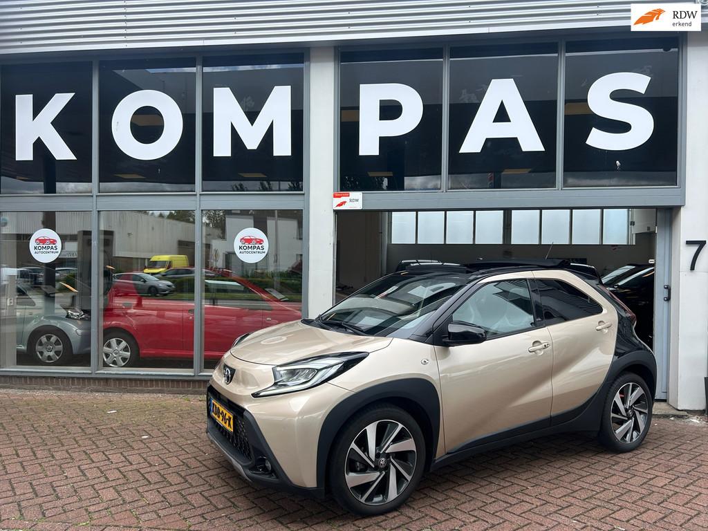 Toyota Aygo X 1.0 VVT-i S-CVT Envy |AUT|Keyless|CABRIO|Carpl, Gebruikt, Bruin, 4 stoelen, Adaptive Cruise Control