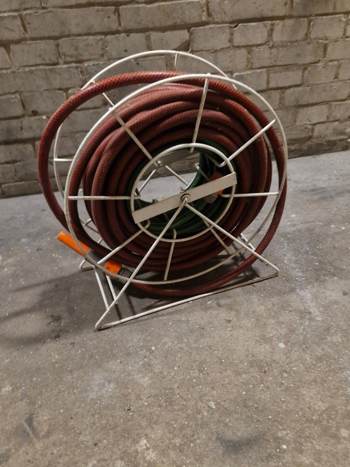 Te koop! Tuinslang met mondkop +hapsel stand, Tuin en Terras, Tuinslangen, Ophalen, Tuinslang