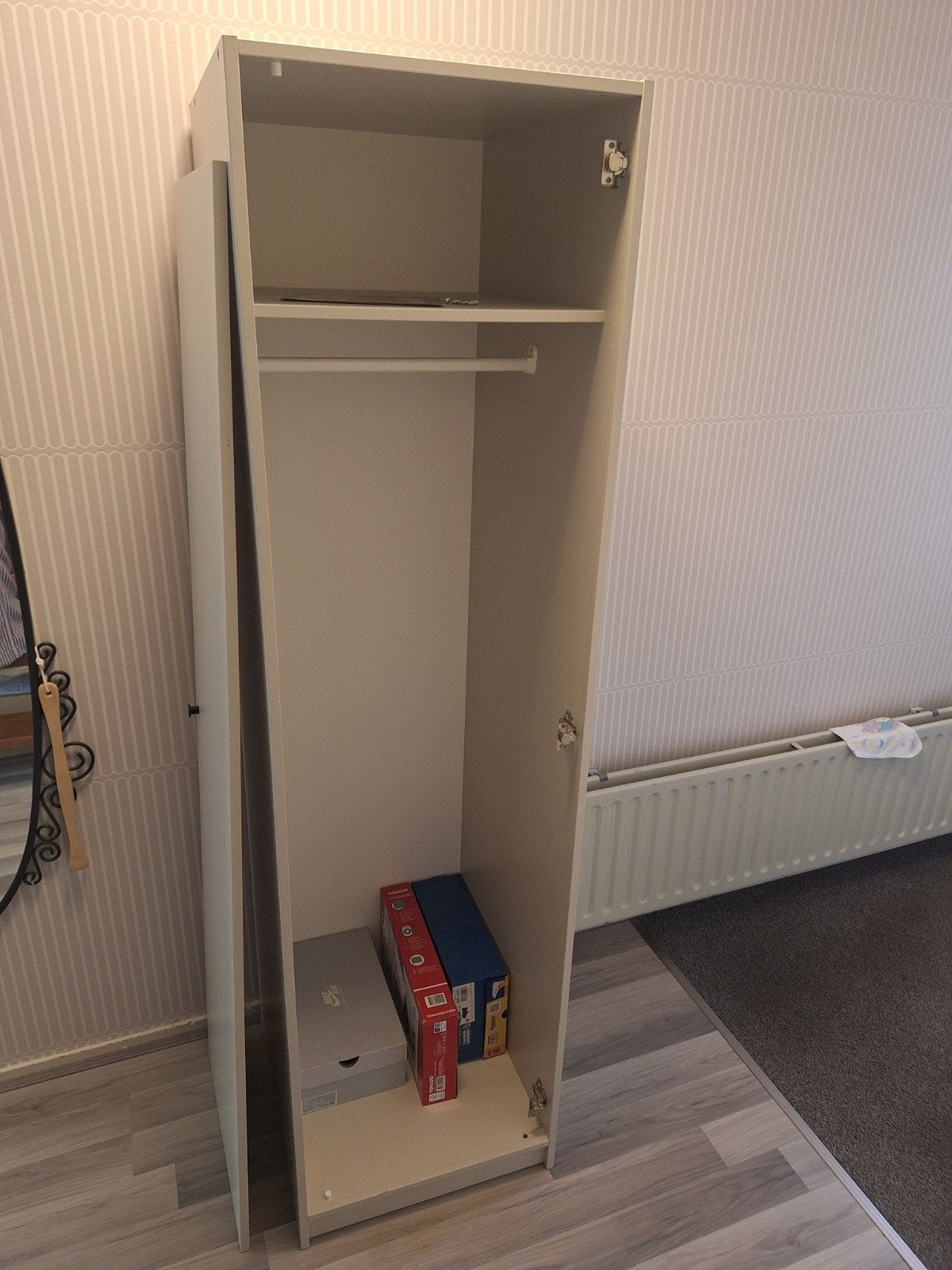 IKEA GURSKEN Kledingkast nieuwstaat, lichtbeige, 49x55x186, Ophalen, Zo goed als nieuw, Modern, 150 tot 200 cm