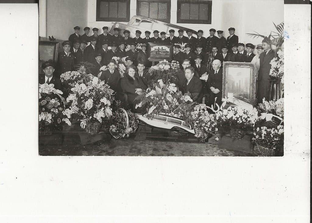 Wateringen 50 j Huwelijksfeest Fam Lipman met chauffeurs, Ophalen of Verzenden, 1920 tot 1940, Ongelopen, Zuid-Holland