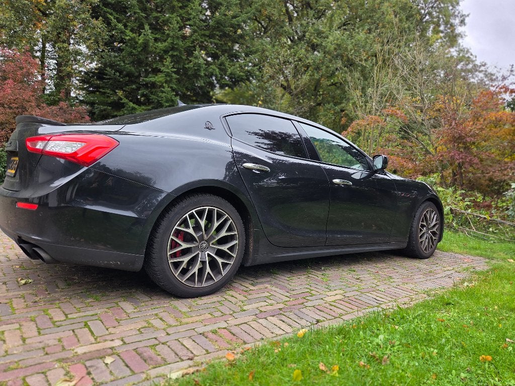 Maserati Ghibli 3.0 D 2015 Zwart (Black Beauty), Auto's, Automaat, Euro 5, Zwart, Origineel Nederlands
