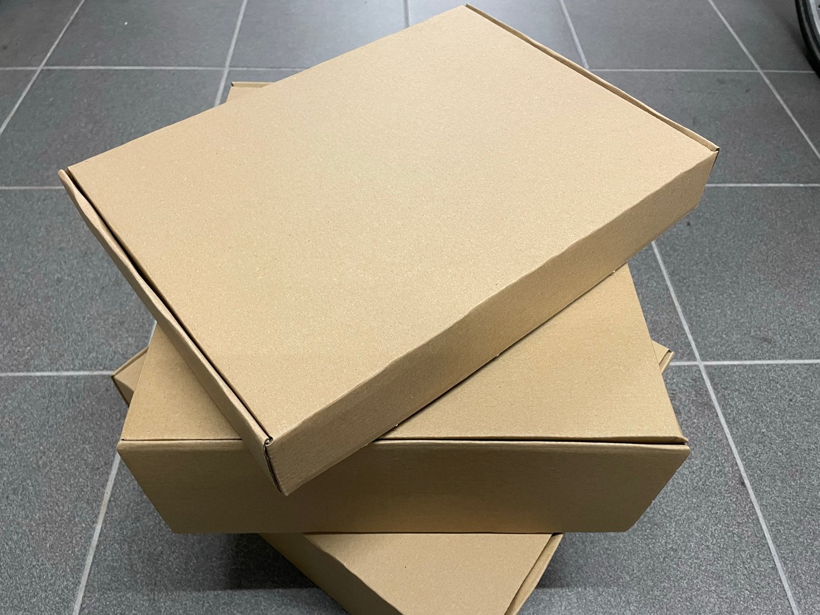 Nieuwe Kartonnen Dozen - twee Maten Beschikbaar, Doe-het-zelf en Verbouw, Ophalen, Doos, Minder dan 50 cm, Minder dan 40 cm