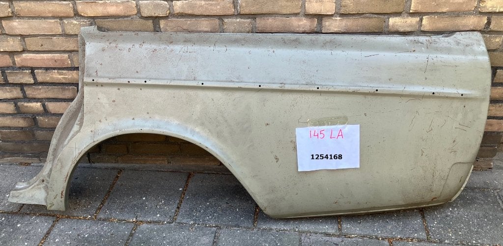 NOS linker achterscherm volvo 145 / 245 met wat vliegroest., Auto-onderdelen, Ophalen, Nieuw, Spatbord, Volvo