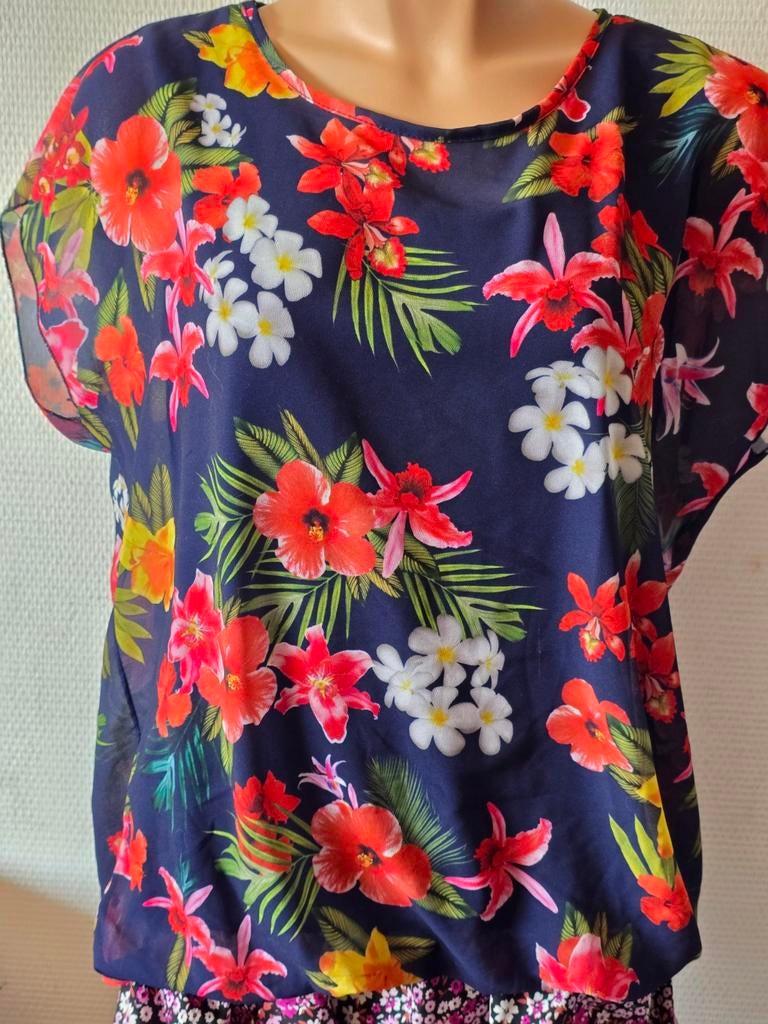 Miller & Monroe dames bloemenprint t-shirt maat 42, Kleding | Dames, Blauw, Maat 42/44 (L), Ophalen of Verzenden, Zo goed als nieuw