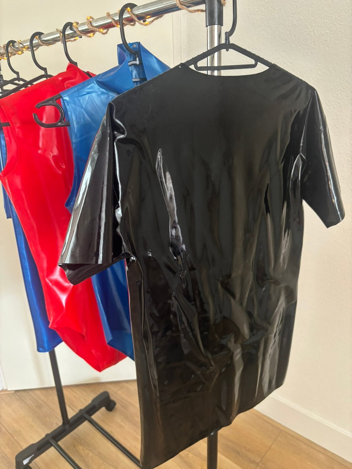 T-Shirt top / Latex / Maat L, Verzenden, Zwart, Hemd