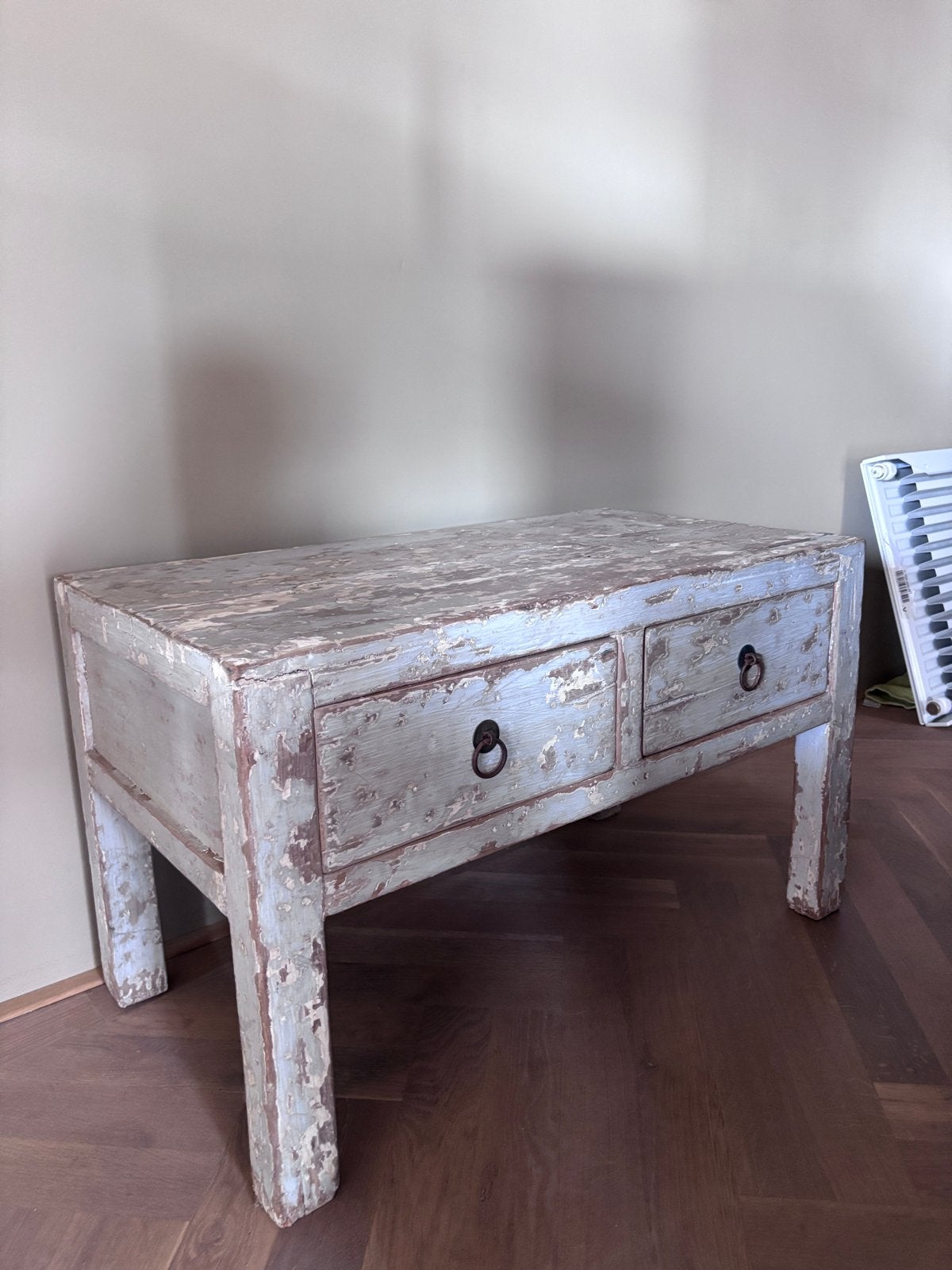 Antieke Chinese salontafel met lades, verweerde look, Ophalen