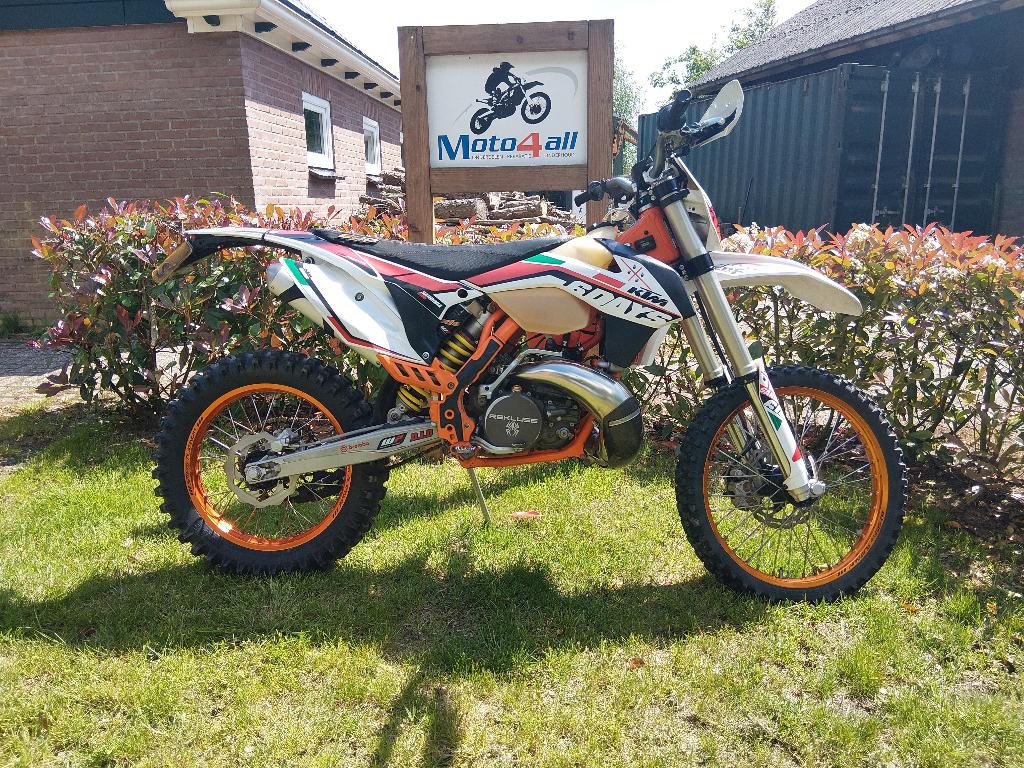 KTM EXC 300 (2011), 300 cc, KTM, Enduro, 11 kW of minder