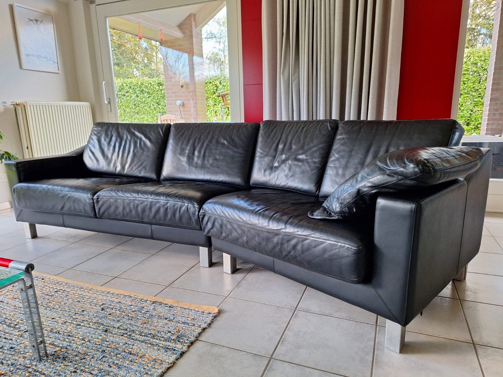Leolux Antonia 971 zwarte leren bank, Huis en Inrichting, Banken | Bankstellen, Ophalen, 250 tot 300 cm, Gebruikt, Minder dan 75 cm
