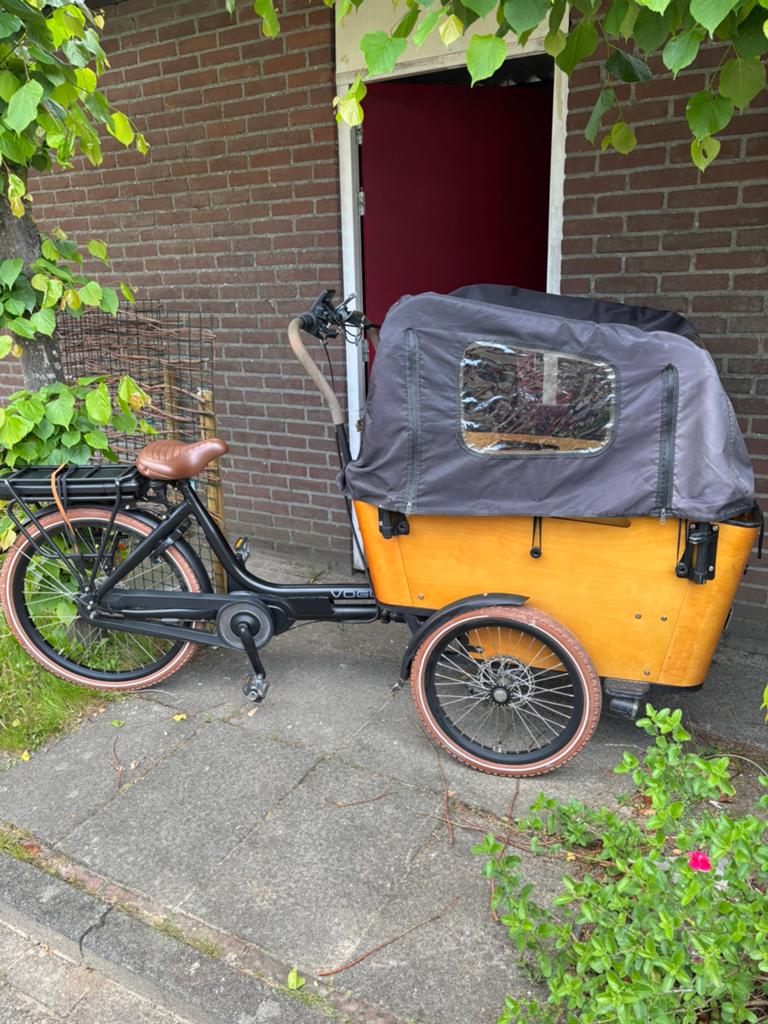 Vogue carry 3 elektrische bakfiets, Fietsen en Brommers, Fietsen | Bakfietsen, Ophalen of Verzenden, Zo goed als nieuw, 4 kinderen of meer