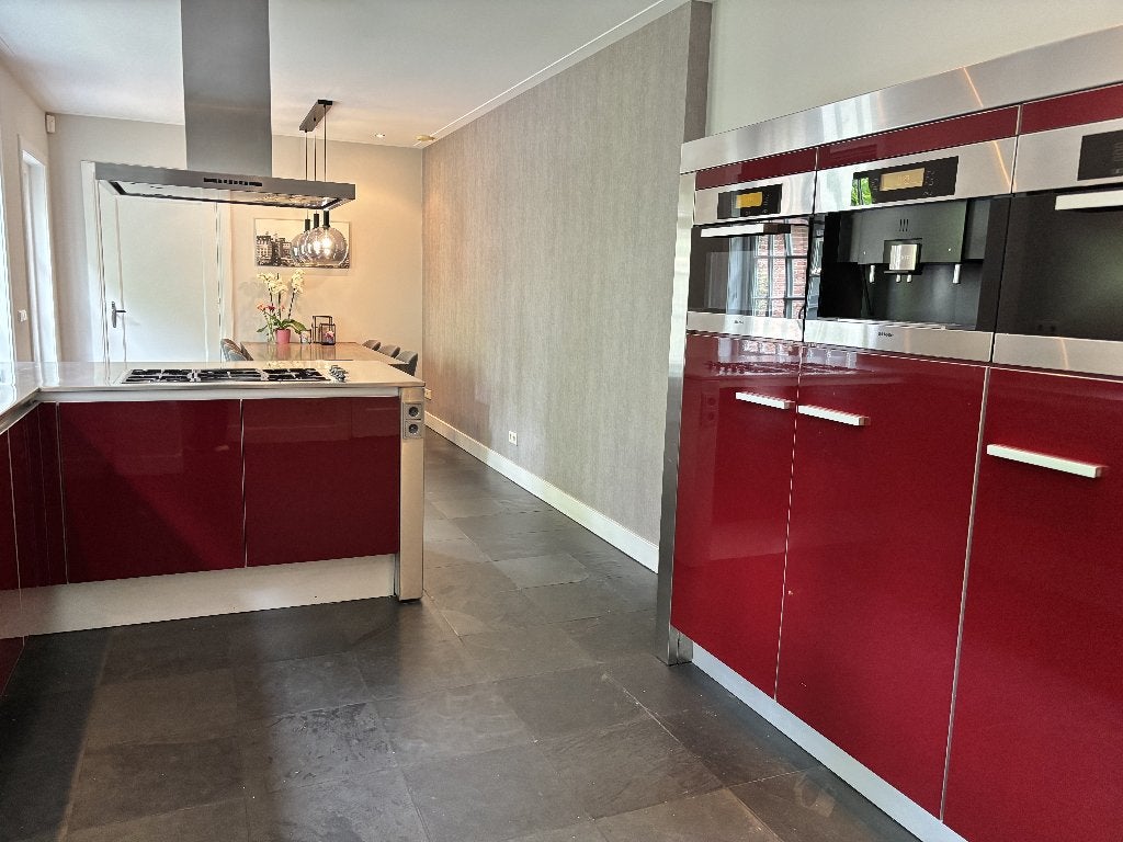 Complete Poggenpohl Keuken | Hoogglans rood | RVS blad, Ophalen, Gebruikt, Hoekkeuken, Met kookeiland