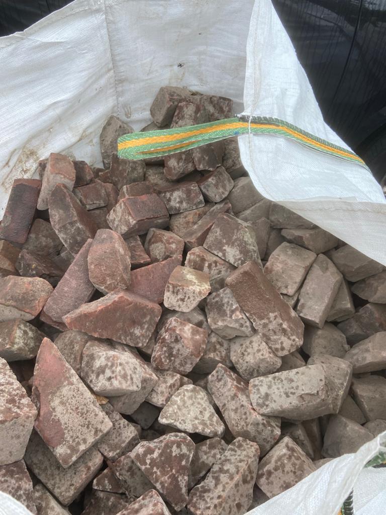 Dikformaat ingelijke lengtes circa 8-10m2 gratis, Ophalen, Gebruikt, Bakstenen