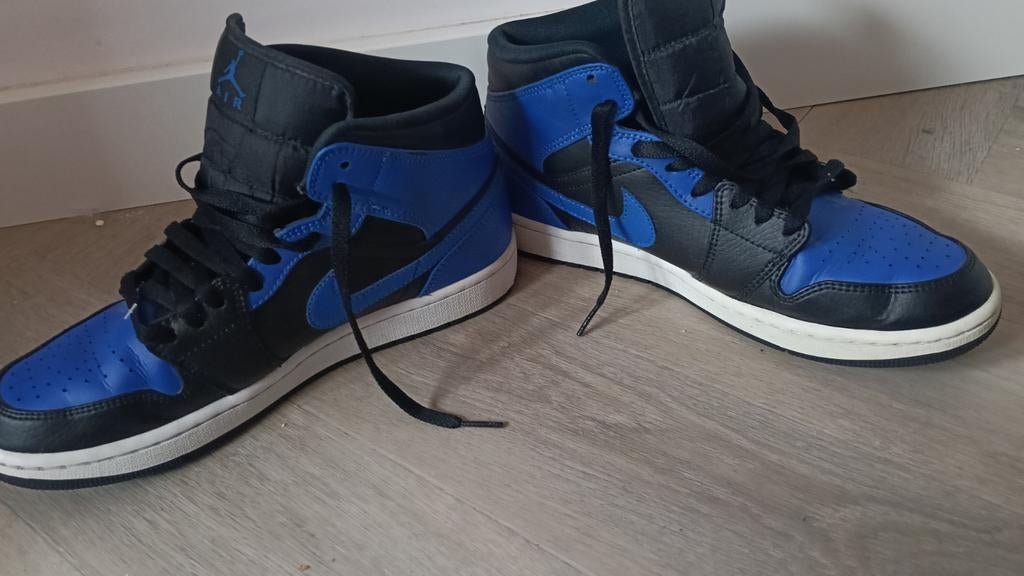 Jordan 1 Mid Royal Blue / Black - Maat 42.5, Kleding | Heren, Schoenen, Blauw, Ophalen of Verzenden, Sneakers of Gympen, Gedragen