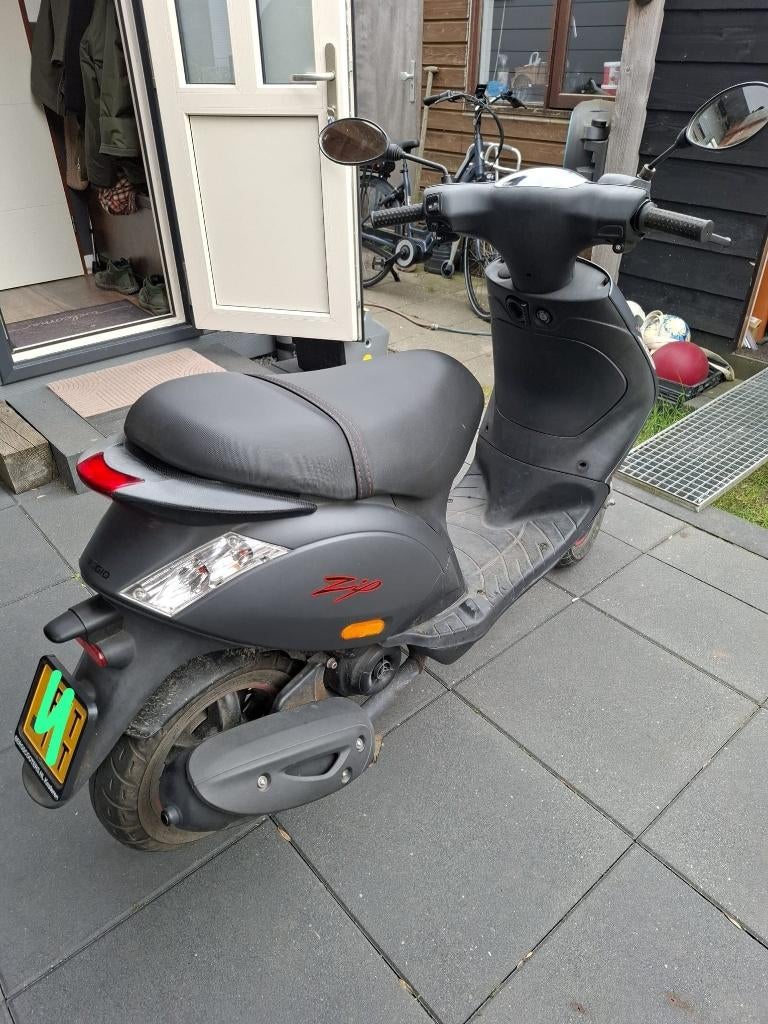 Piaggo zip, Fietsen en Brommers, Scooters | Piaggio, Ophalen, Maximaal 45 km/u, Zip, Zo goed als nieuw