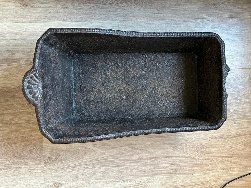 gietijzeren antieken houtbak of krantenbak, Ophalen, Gebruikt, Natuurlijk materiaal, Lectuurbak