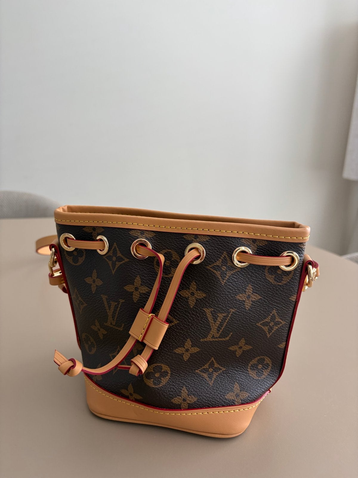 Louis Vuitton Nano Noé Monogram Tasje - Zo goed als nieuw, Ophalen of Verzenden, Zo goed als nieuw, Bruin, Schoudertasje