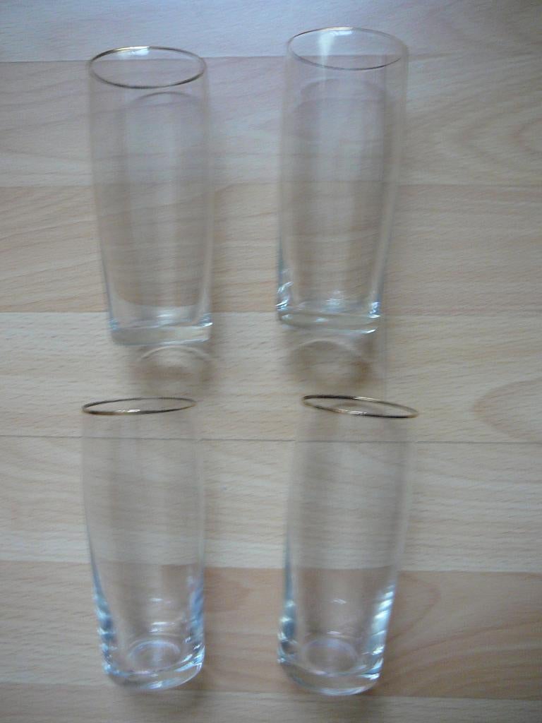 4 glazen met goudkleurig randje, Ophalen of Verzenden, Glas, Overige stijlen, Glas of Glazen