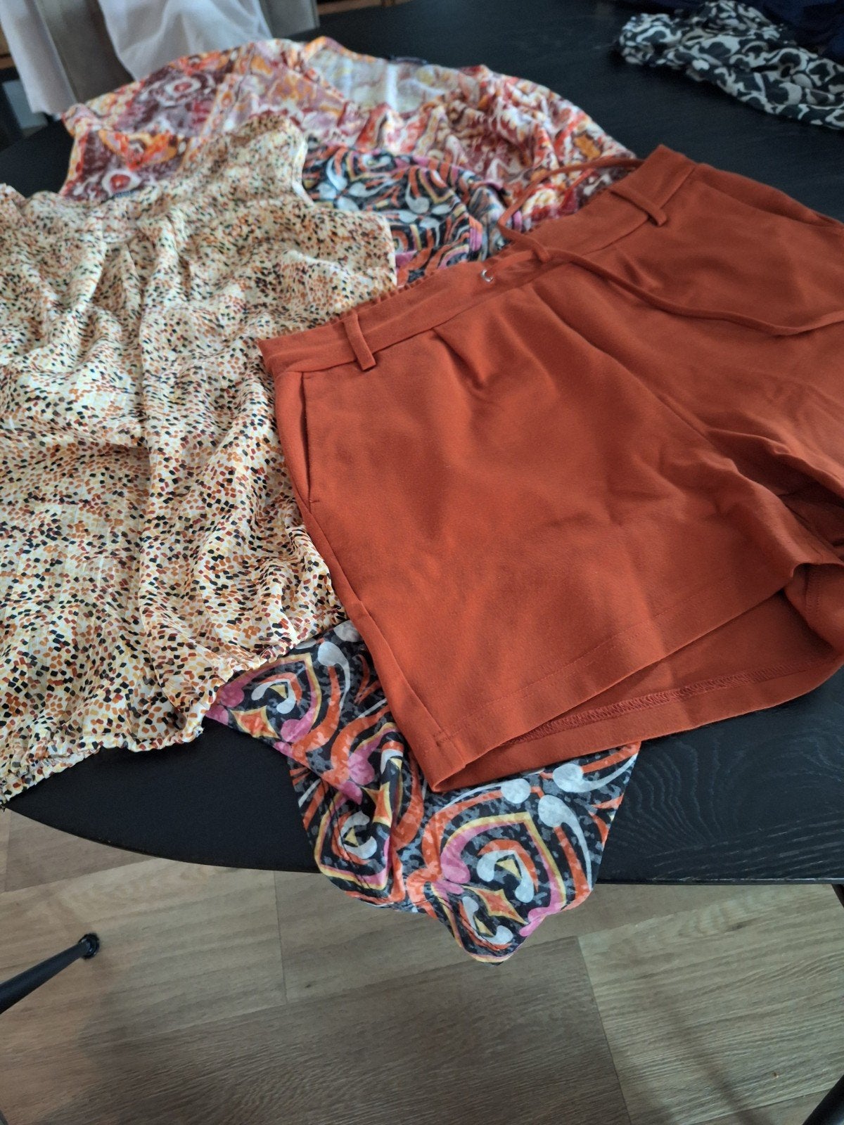 Norah Dames Kledingpakket: Shorts en 3 Tops, Kort, Maat 42/44 (L), Oranje, Ophalen of Verzenden