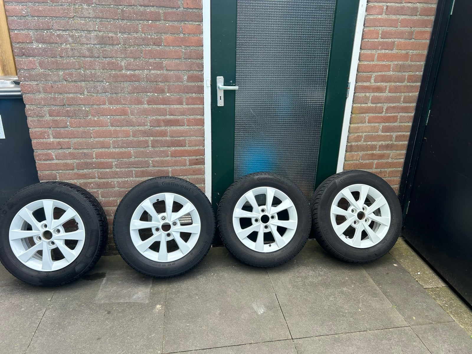Set van 4 witte 14inch velgen met Continental winterbanden, Ophalen, Gebruikt