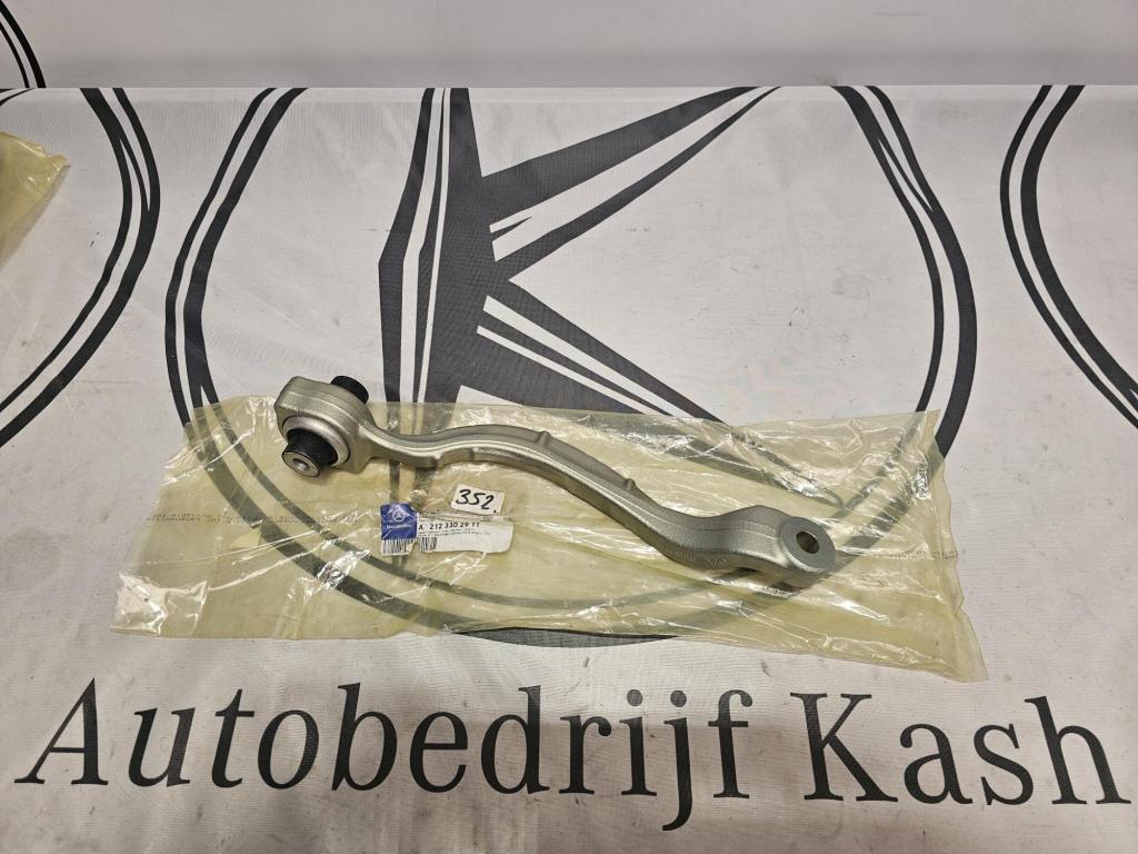 Nieuwe linker draagarm W212 E-Klasse A2123302911 [352], Niet ingevuld, Mercedes-Benz, Niet ingevuld, Nieuw