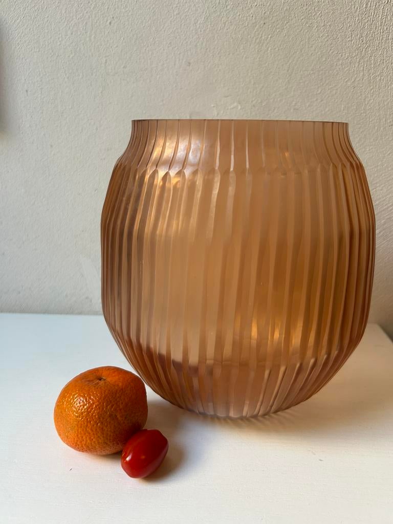 Design vaas Brian Tunks zwaar massief glas ambe, Ophalen of Verzenden, Gebruikt, Glas, Minder dan 50 cm