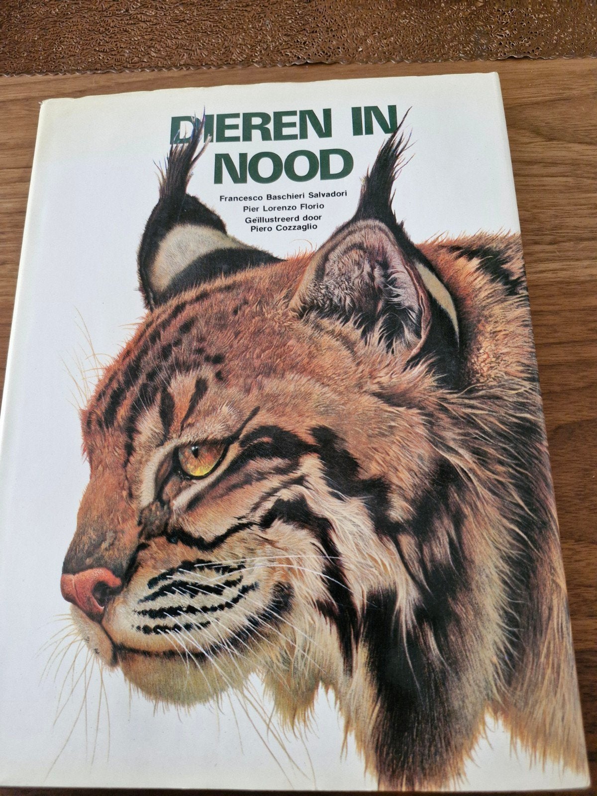 Dieren in Nood - Geïllustreerd Boek over Bedreigde Dieren, Boeken, Ophalen of Verzenden, Gelezen, Overige diersoorten, Francesco Baschieri Salvadori, Pier Lorenzo Florio