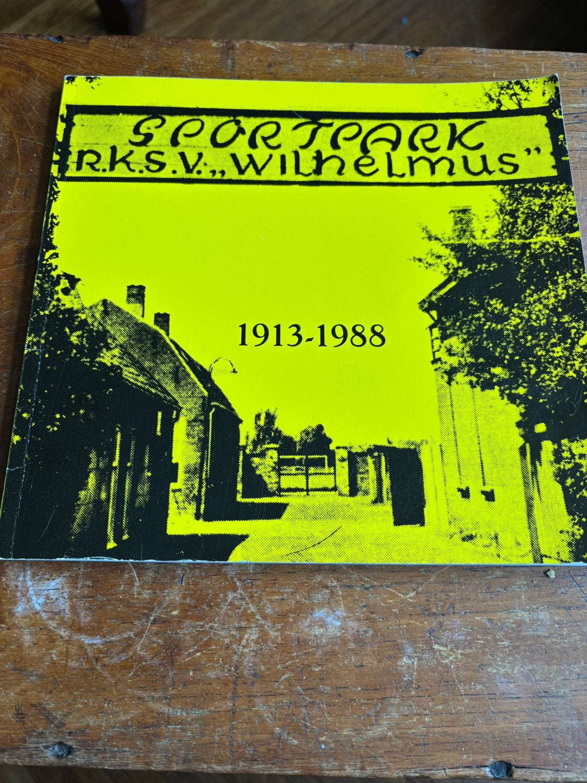 Sportpark RKSV Wilhelmus Jubileumboek 1913--1988, Ophalen of Verzenden
