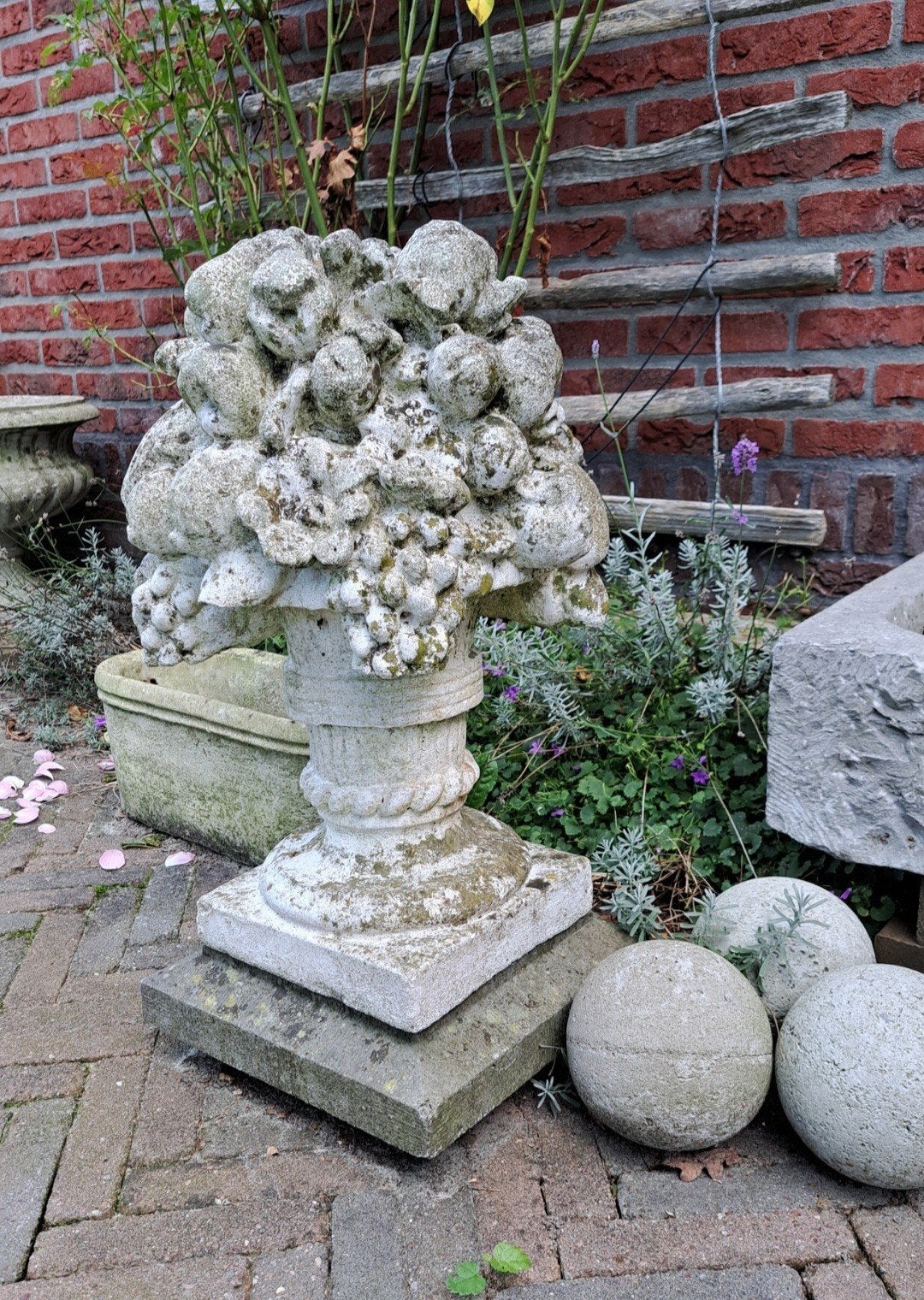 Stenen fruitbokaal, Ophalen, Steen
