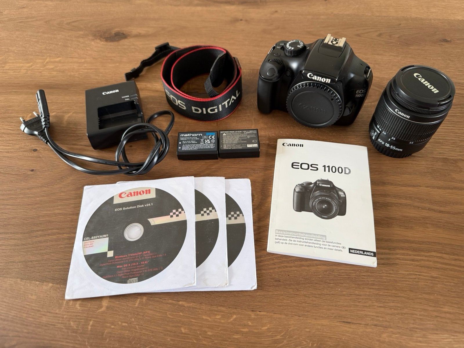 Canon EOS 1100D + Canon EF-S 18-55mm lens, Ophalen of Verzenden, Zo goed als nieuw, Canon, Geen optische zoom