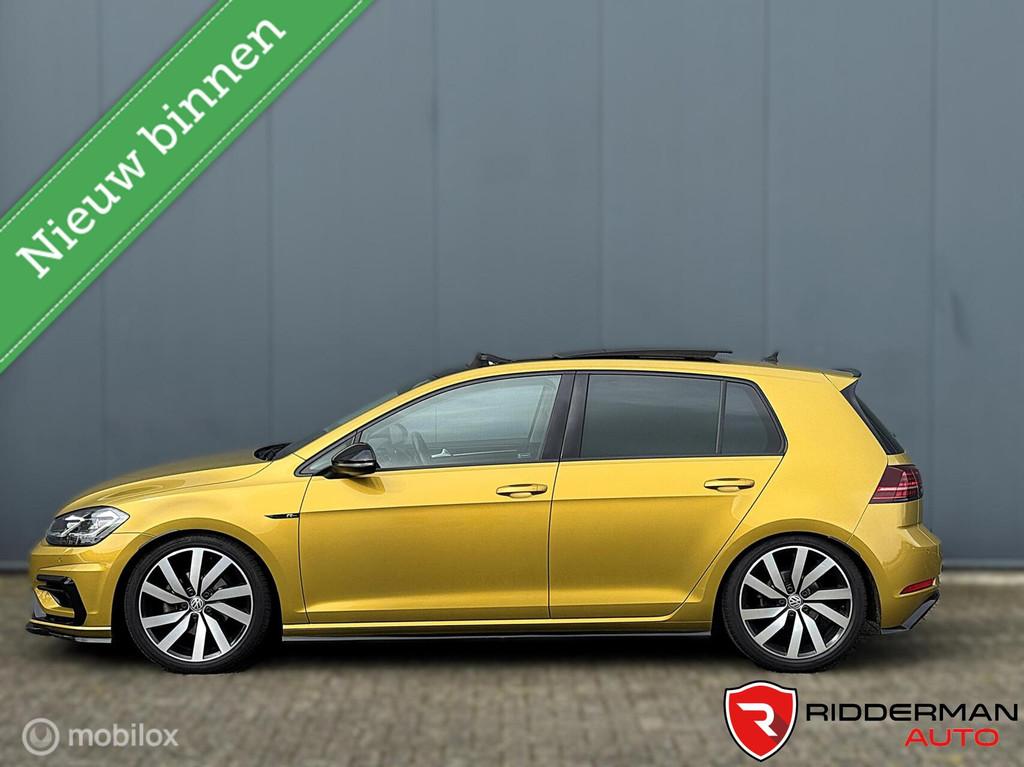 Volkswagen Golf 1.5 TSI BNS R-Line|DSG|Pano|Active Info, Auto's, Volkswagen, 4 cilinders, Alcantara, Bedrijf, Golf