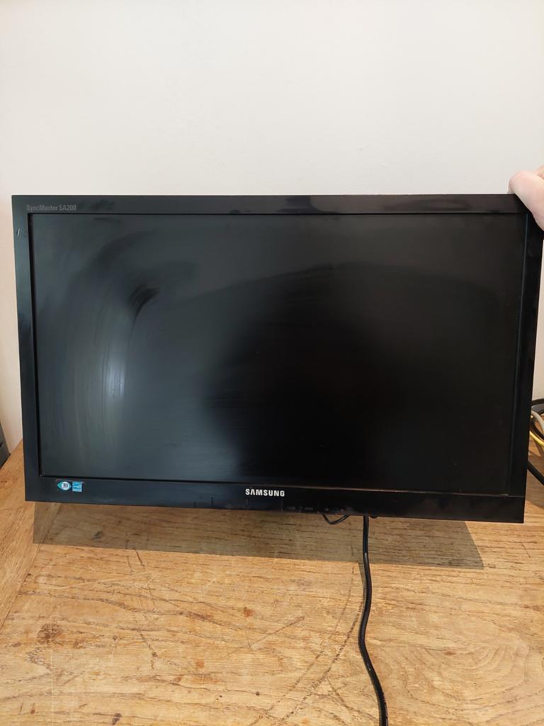 Samsung Syncmaster SA200 22 inch monitor met muurbeugel, Gebruikt, Ophalen of Verzenden, Samsung, DVI