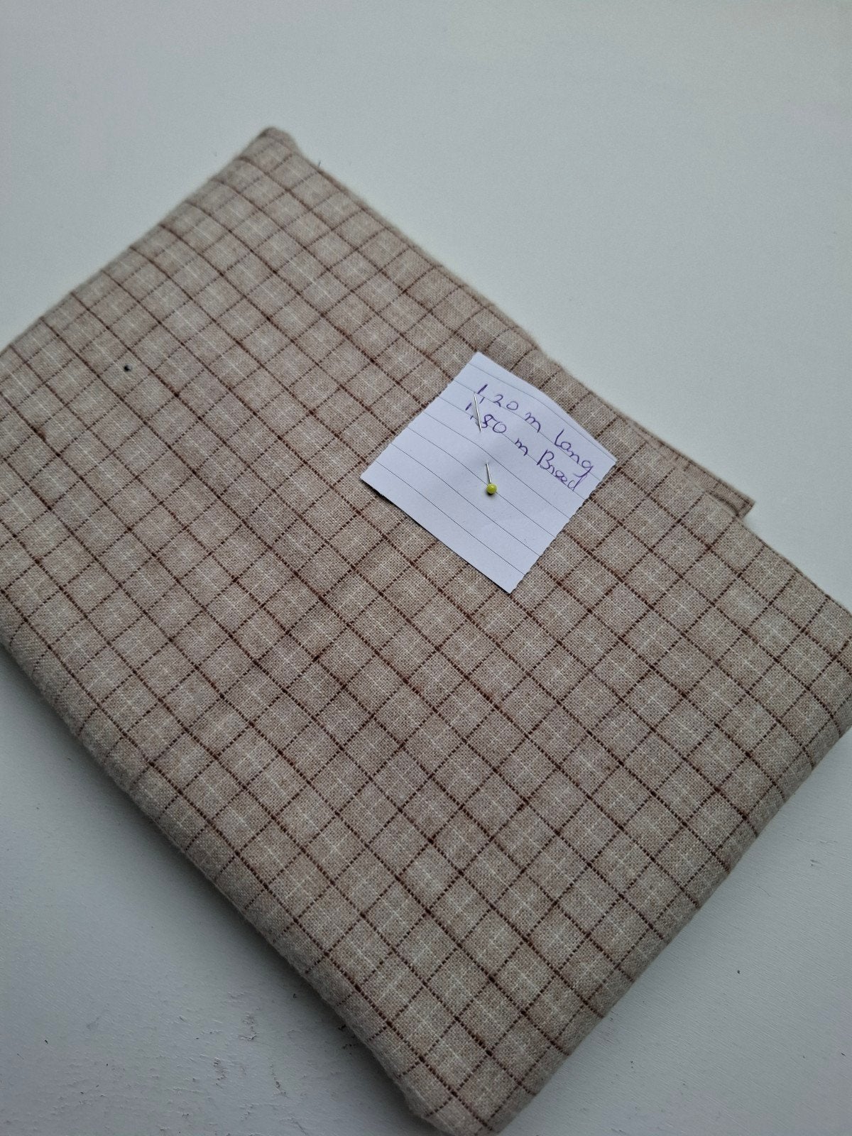 stof mooi ruitje , voelt zacht aan . katoen, 120 cm of meer, Beige, Nieuw, Ophalen of Verzenden