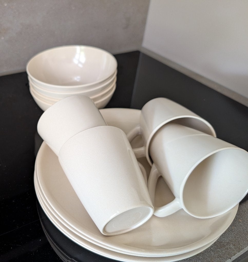 Camping servies 4 persoons, Caravans en Kamperen, Kampeeraccessoires, Ophalen of Verzenden, Zo goed als nieuw
