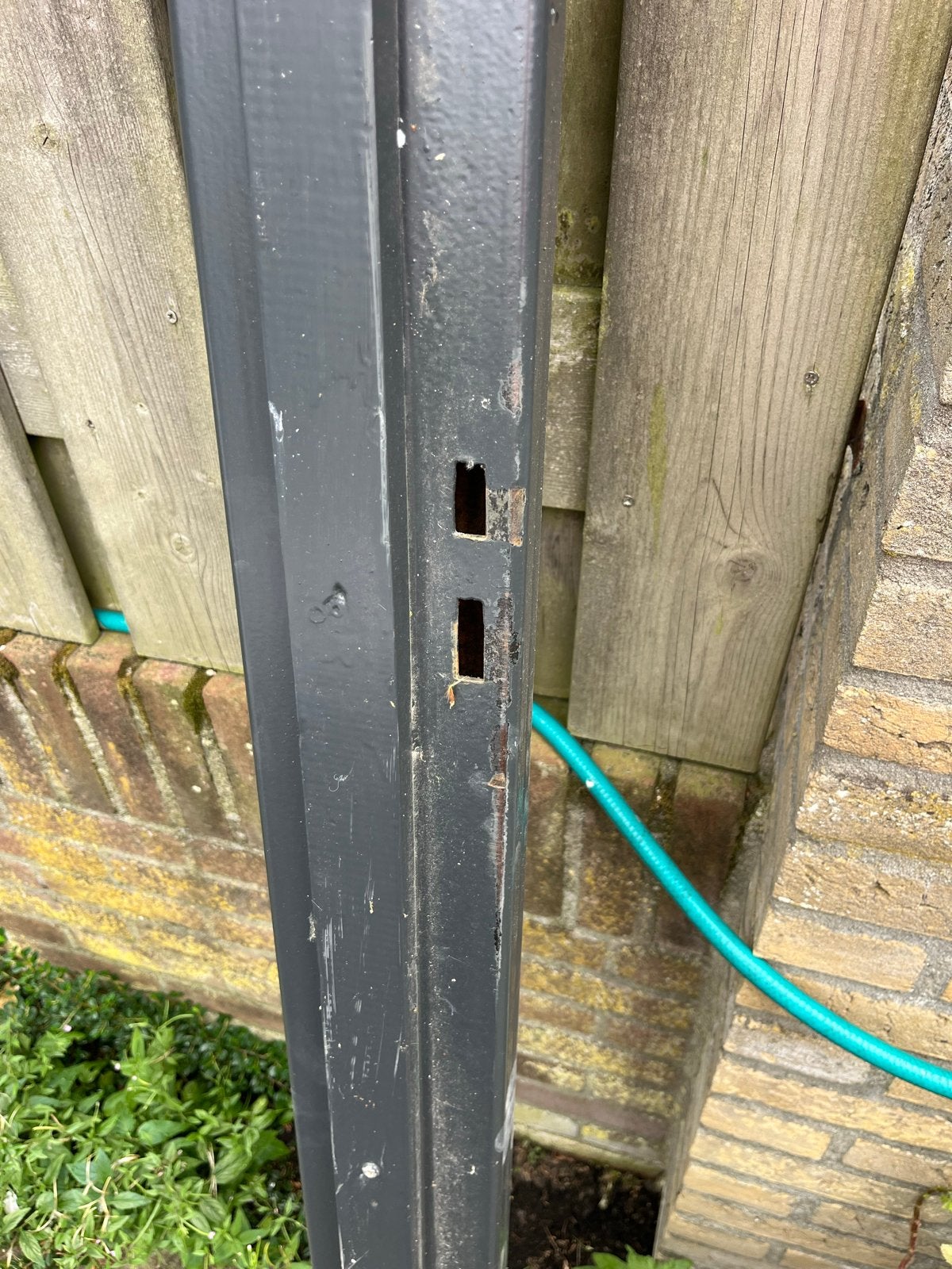 Extra brede hardhouten poort met hang- en sluitwerk, Doe-het-zelf en Verbouw, Deuren en Horren, Gebruikt, Minder dan 200 cm, Buitendeur