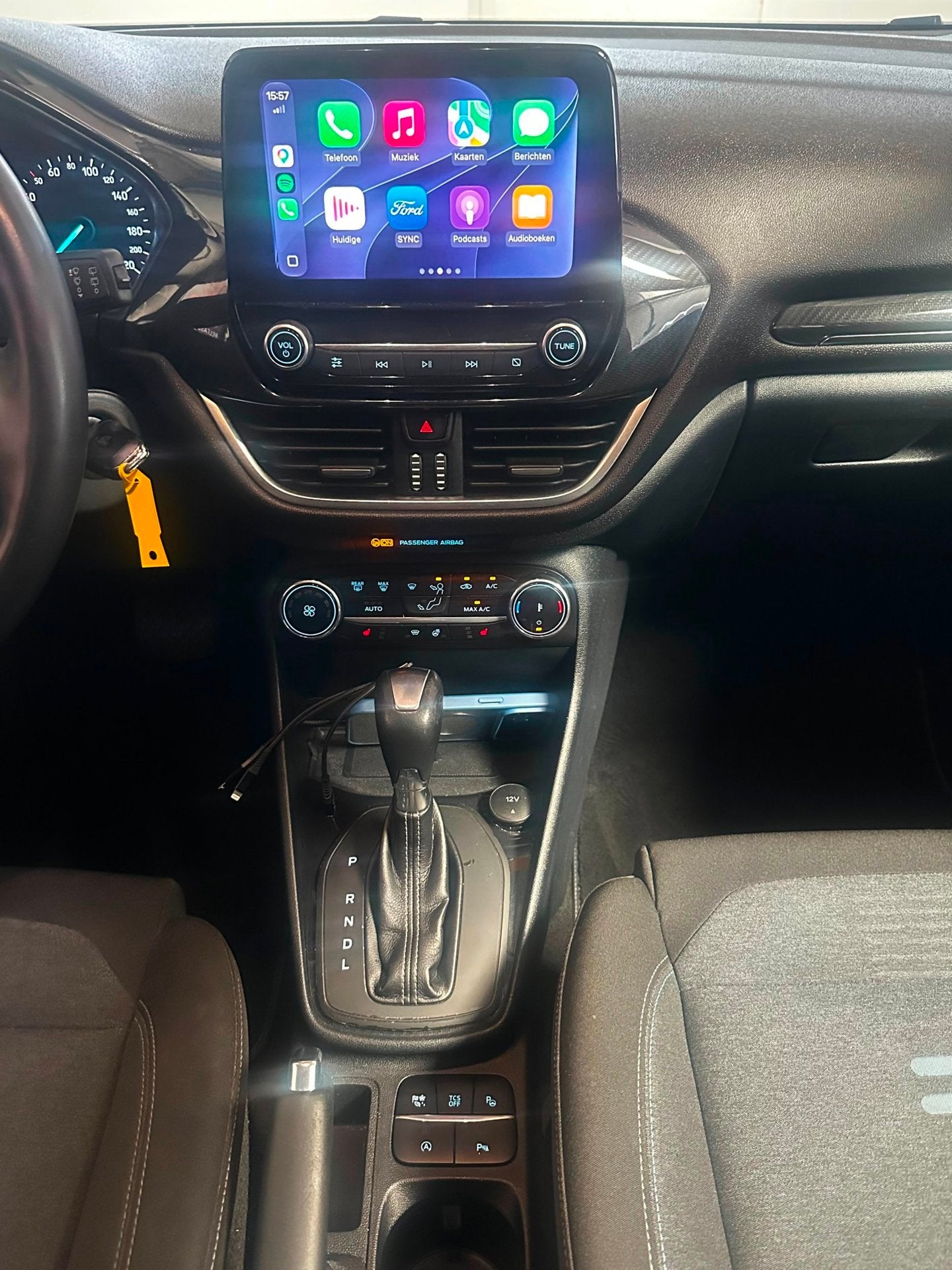 Foto 10 van Ford Fiesta 1.0 EcoBoost Hybrid Active X CARPLAY AUTOMAAT
