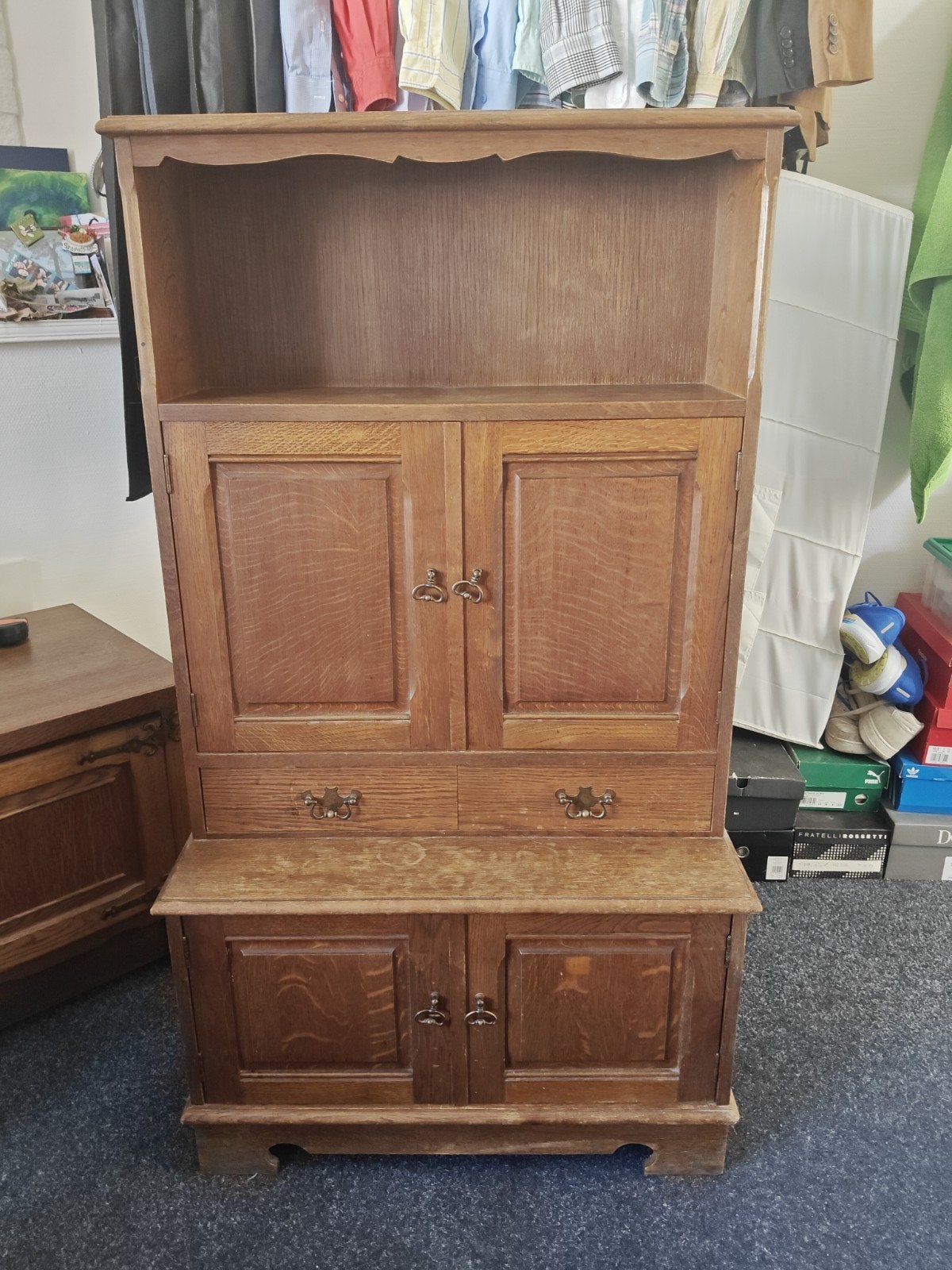Leuk massief houten kast, Ophalen