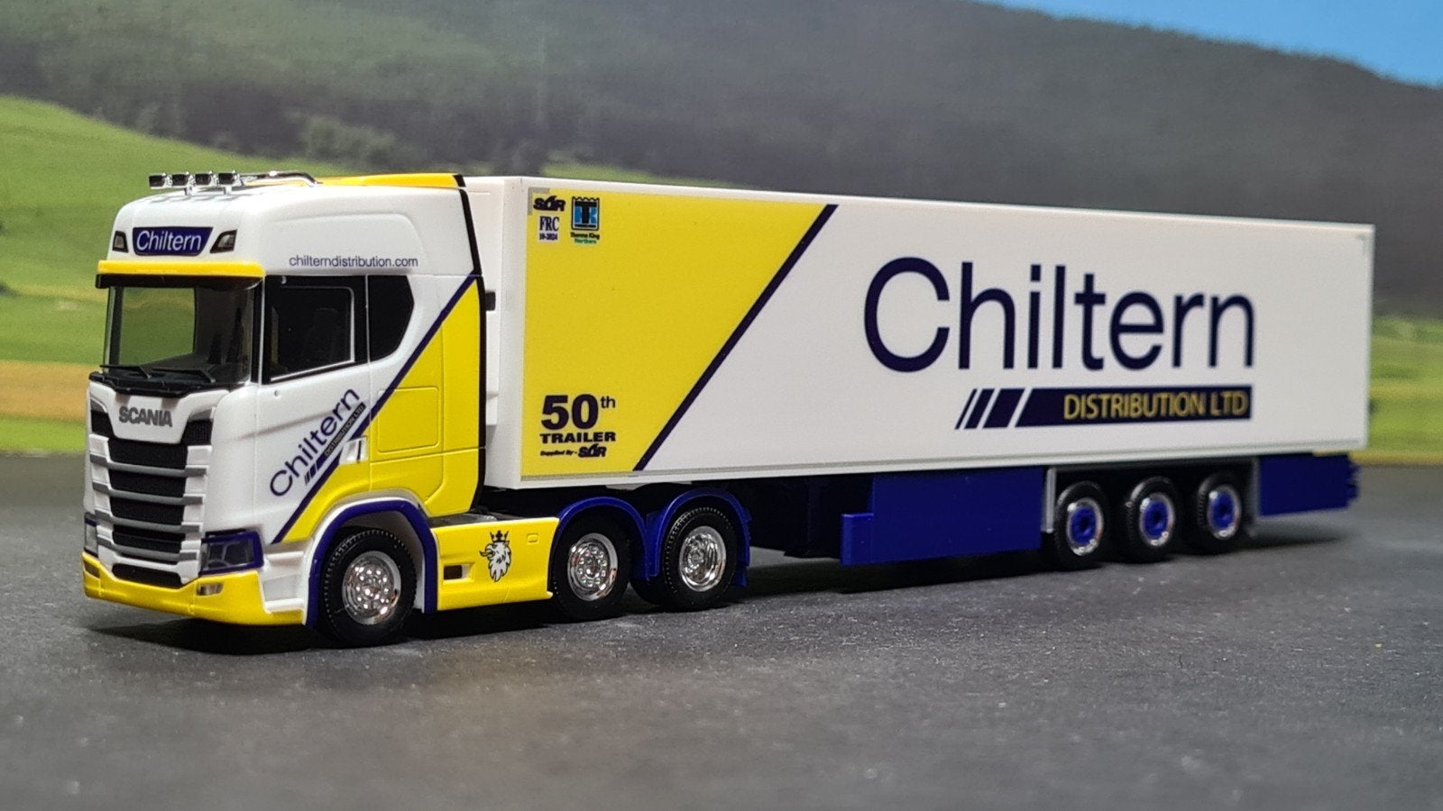 119 Herpa 1:87 Chiltern UK Scania S koeltrailer, Ophalen of Verzenden, Nieuw, Bus of Vrachtwagen, Herpa