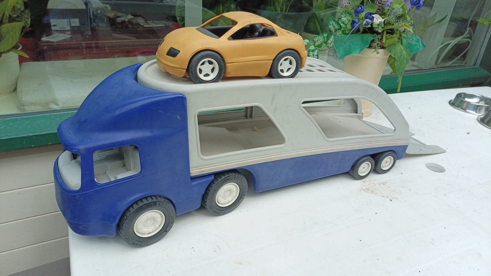 Speelgoed vrachtwagen met auto - Leuk voor kinderen!, Ophalen of Verzenden, Gebruikt