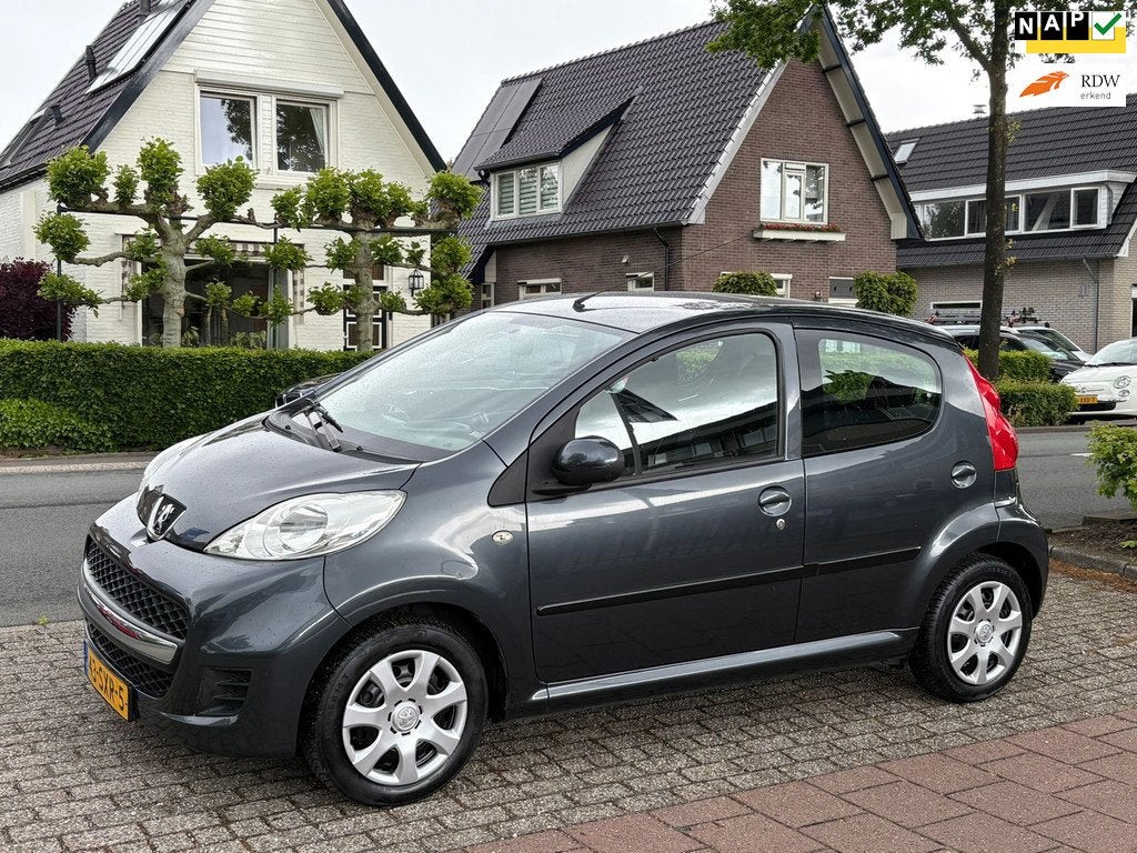 Peugeot 107 1.0-12V XS 97.000 km NL-AUTO-NAP, Voorwielaandrijving, Euro 5, Gebruikt, Zwart