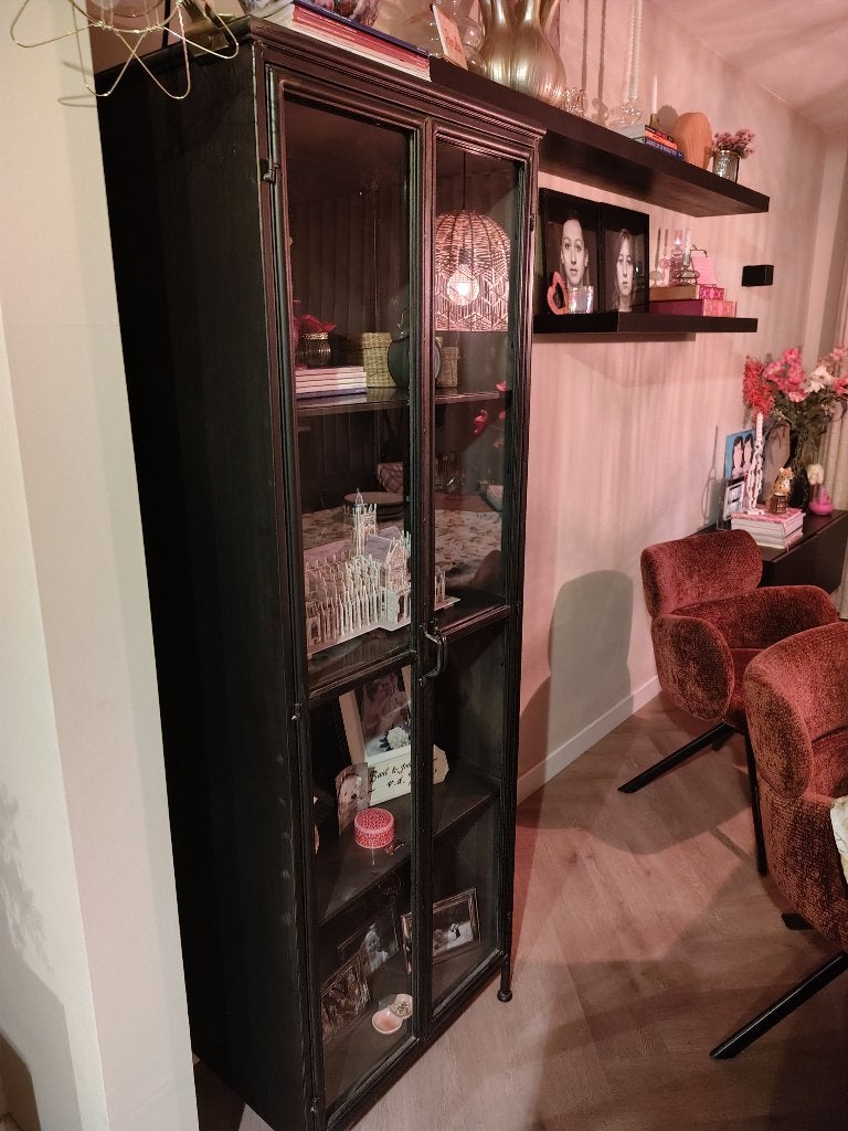 Vitrine kast zwart PTMD, Huis en Inrichting, Ophalen, 50 tot 100 cm, Zo goed als nieuw, Metaal