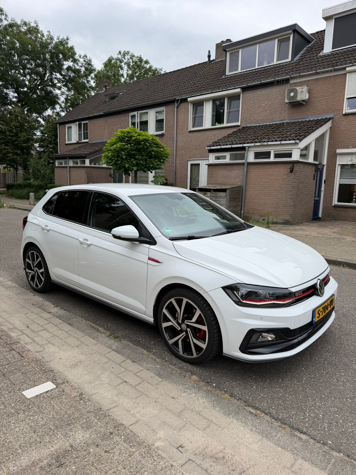 Volkswagen Polo GTI 2.0 TSI 200pk 6-DSG 2018 Wit, Auto's, Volkswagen, Stof, Euro 6, 4 cilinders, 1984 cc