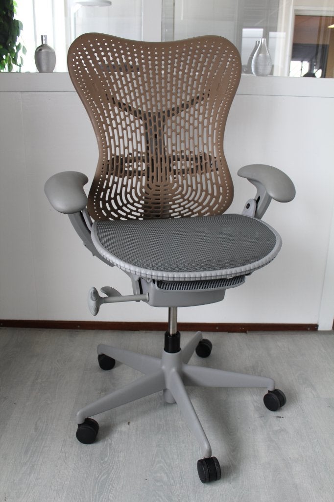 Refurbished Herman Miller Mirra Bureaustoel, Gebruikt, Ophalen of Verzenden, Grijs, Bureaustoel