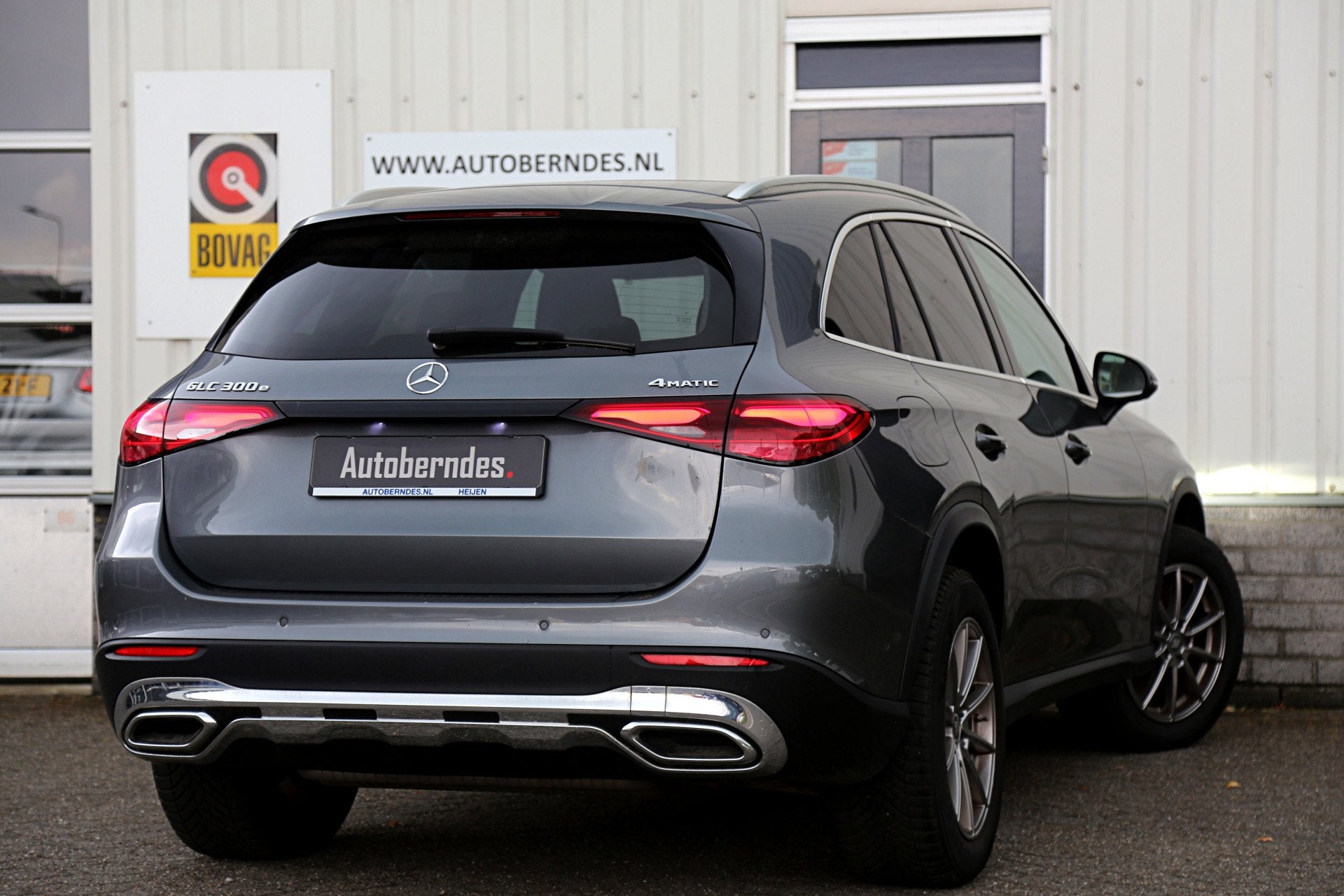 Mercedes-Benz GLC 300e 4MATIC Plug in hybride*Perfect Onderh, Automaat, 12 maanden, Automatische klimaatregeling, Gebruikt