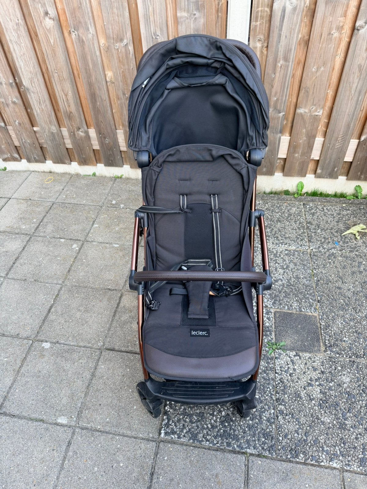 Leclerc influencer xl black Brown tot 22 kg, Ophalen, Zo goed als nieuw, Zonnekap