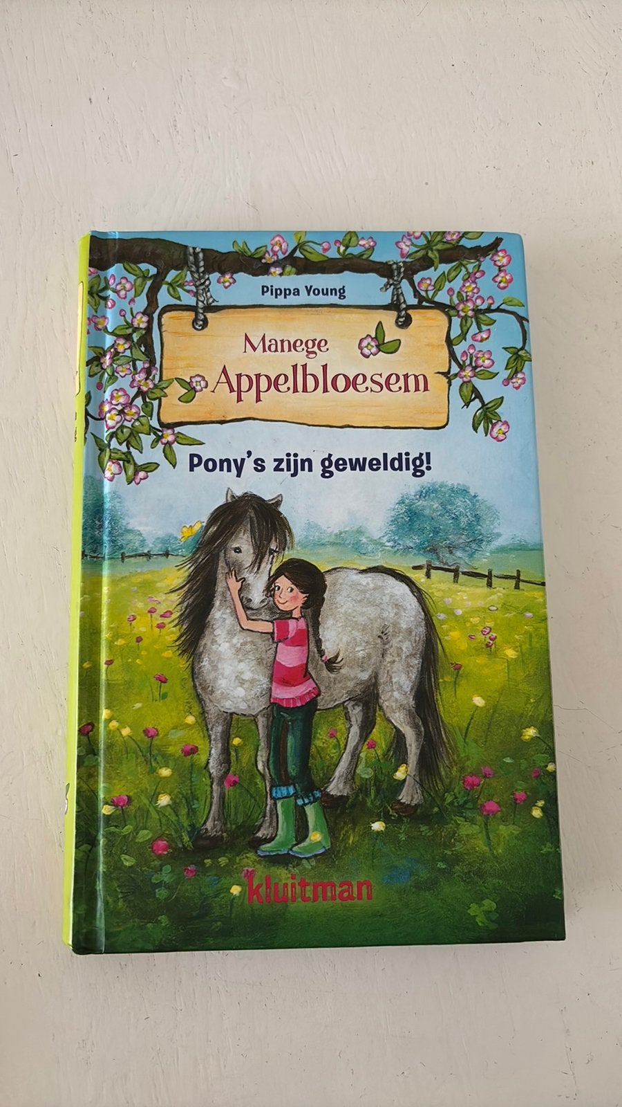 Manège Appelbloesem: Pony's zijn geweldig! - Pippa Young, Boeken, Kinderboeken | Jeugd | 10 tot 12 jaar, Zo goed als nieuw, Fictie