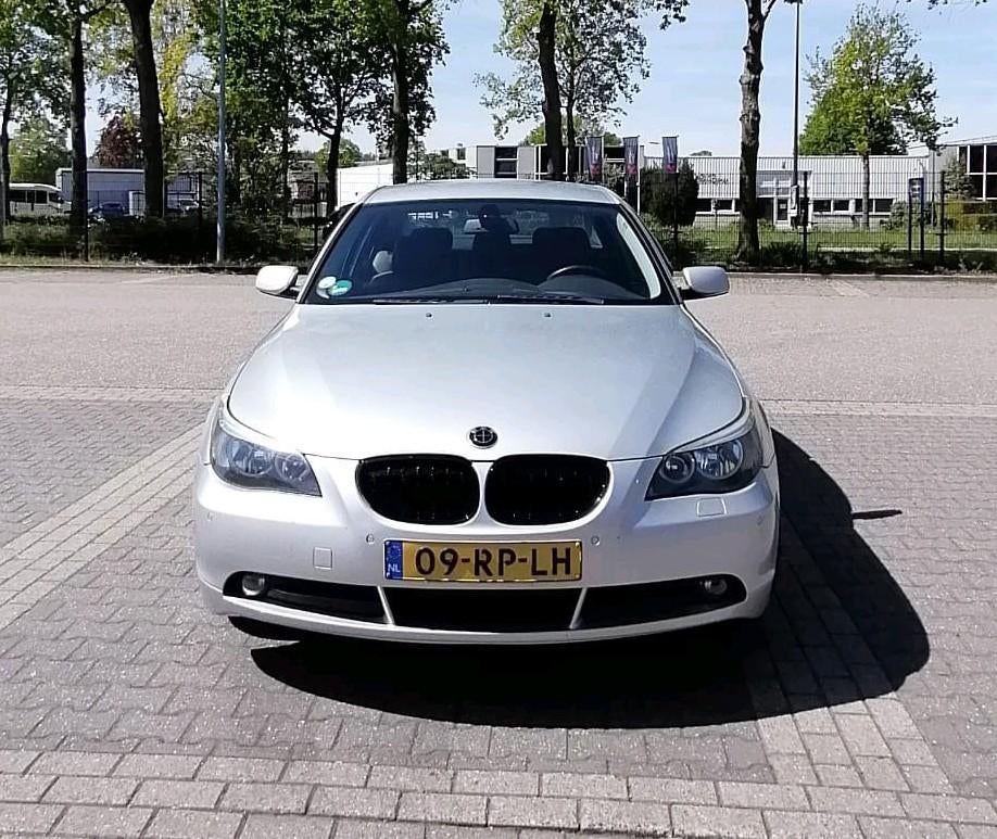 BMW 5-Serie 2.2 I 520 AUT 2005 Grijs, Auto's, BMW, Achterwielaandrijving, 170 pk, Sedan, 1700 kg