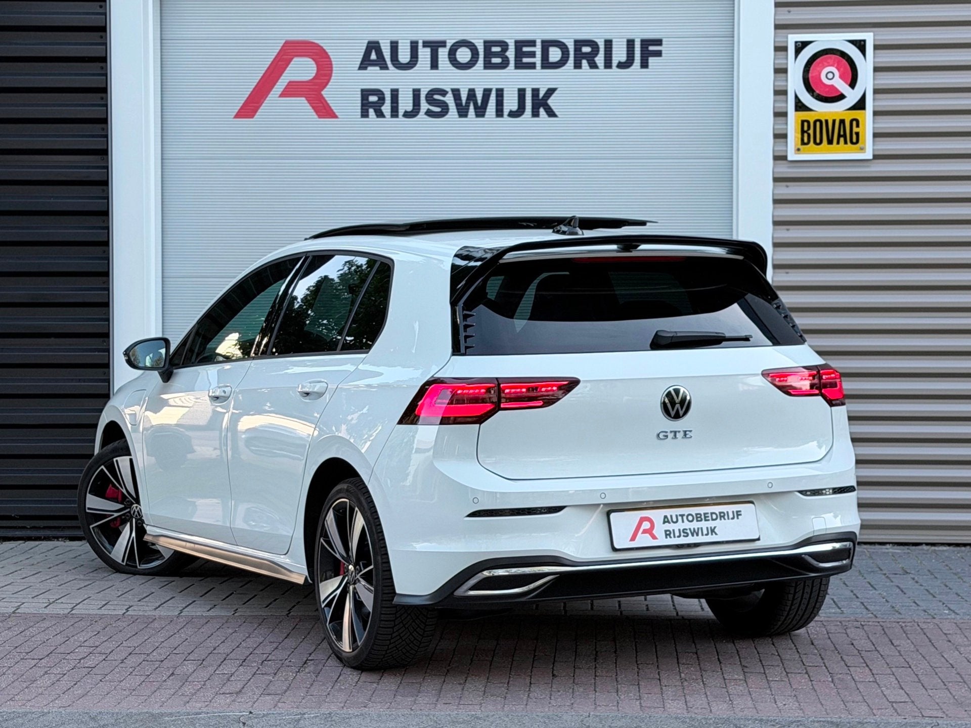 Volkswagen Golf 1.4 eHybrid GTE Pano/Camera/Blindspot, Auto's, Volkswagen, Gebruikt, Euro 6, Wit, 1524 kg