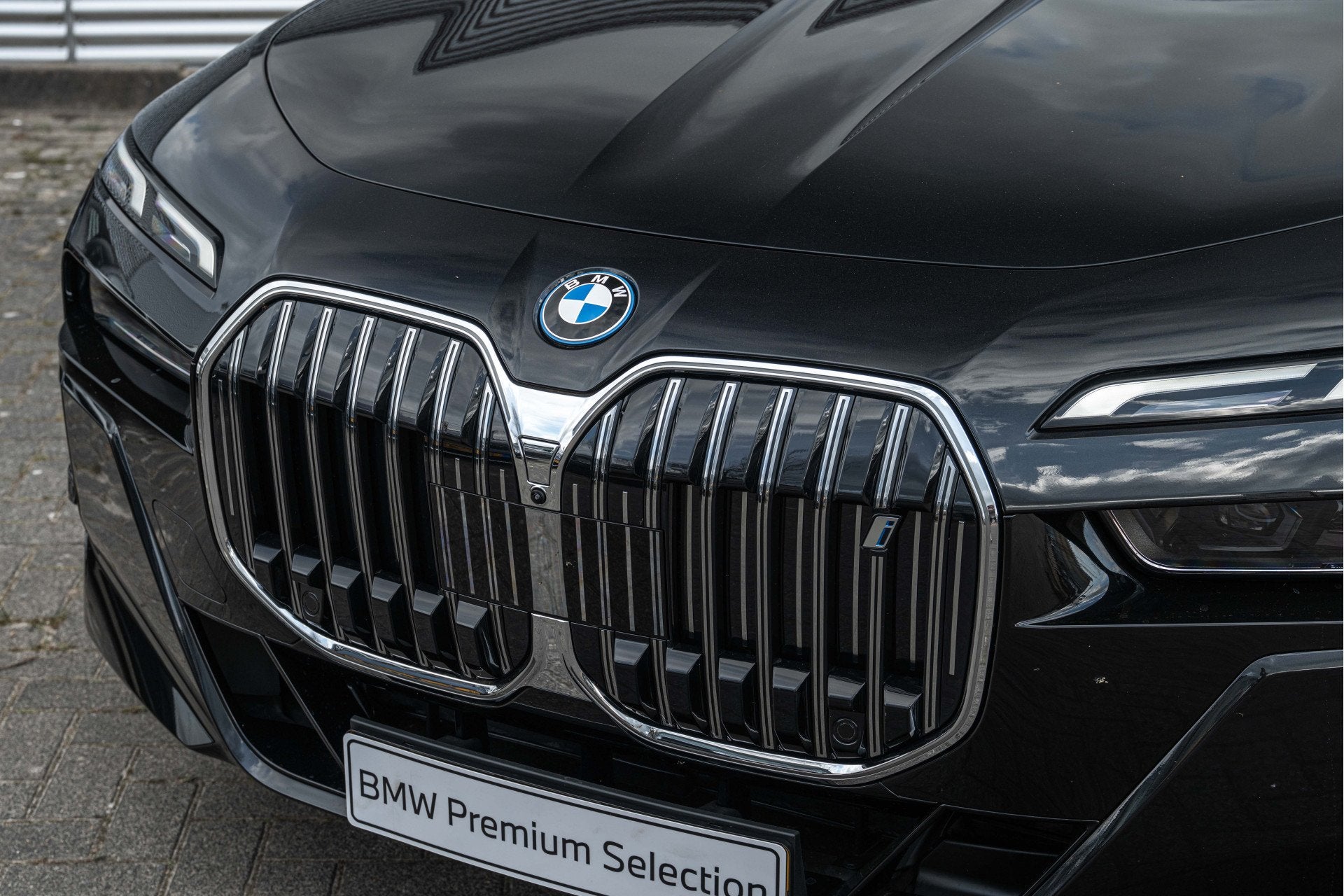 BMW i7 eDrive50 High Executive M Sport / Panoramadak Sky Lou, Automaat, Achterwielaandrijving, Met garantie (alle), Zwart