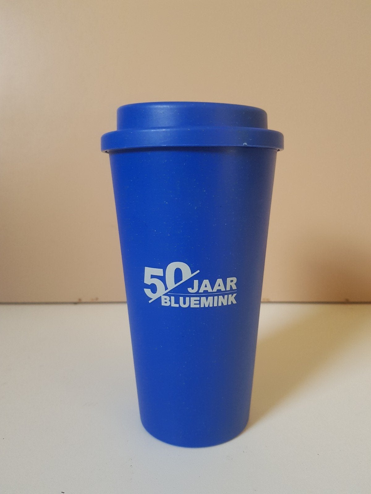 50 jaar bluemink beker to go, Ophalen of Verzenden, Nieuw, Blauw, Beker of Kan
